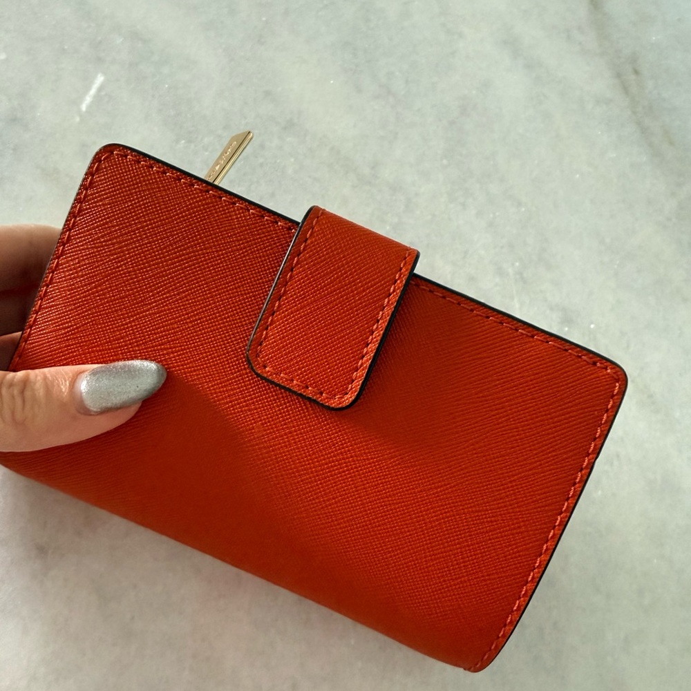 NEW Michael Kors Vibrant Orange Wallet - Picture 3 of 5